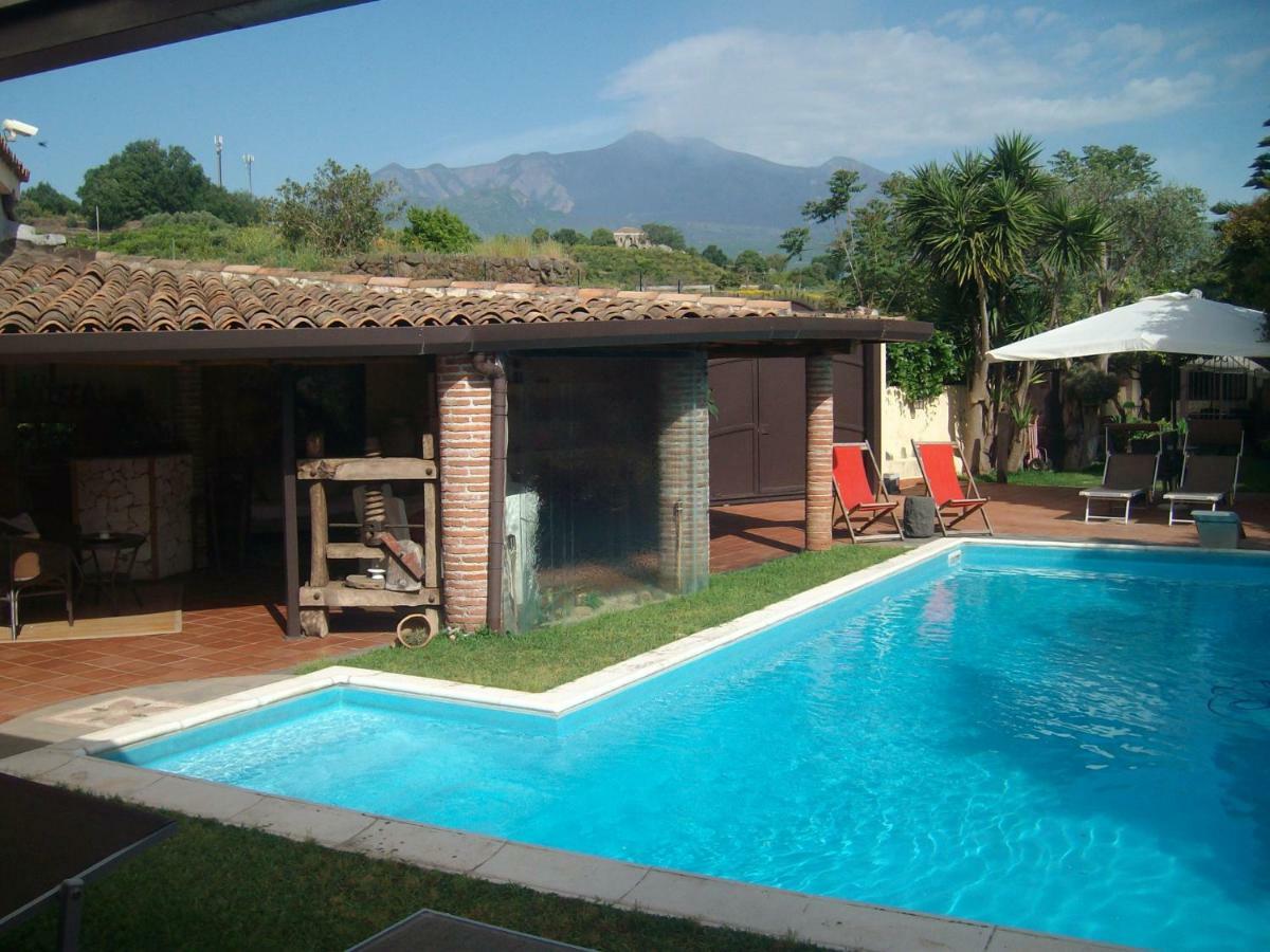 Villa Singola -Sole-Luna-Casavilladusoleil อาชิเรอาเล ภายนอก รูปภาพ