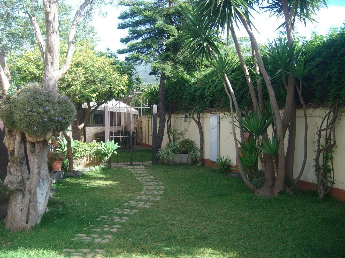 Villa Singola -Sole-Luna-Casavilladusoleil อาชิเรอาเล ภายนอก รูปภาพ