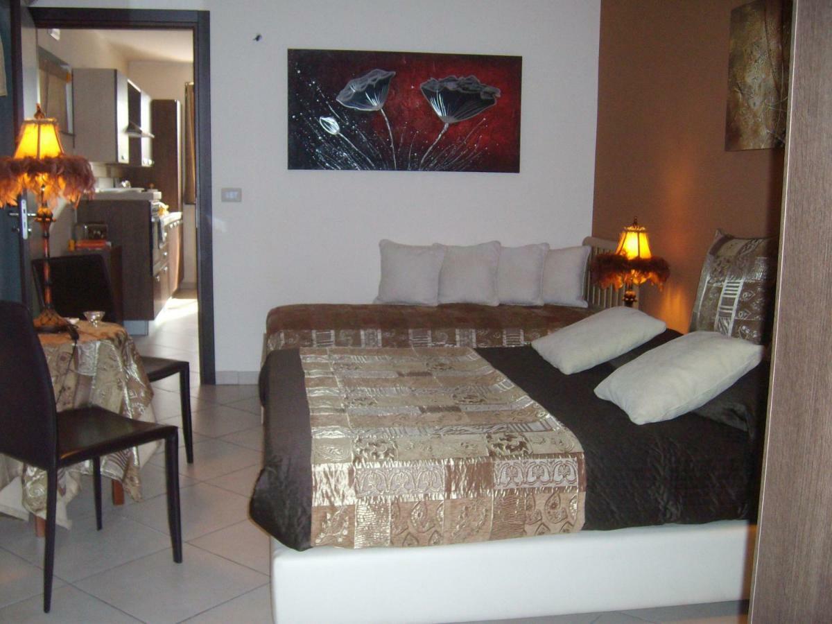 Villa Singola -Sole-Luna-Casavilladusoleil อาชิเรอาเล ภายนอก รูปภาพ