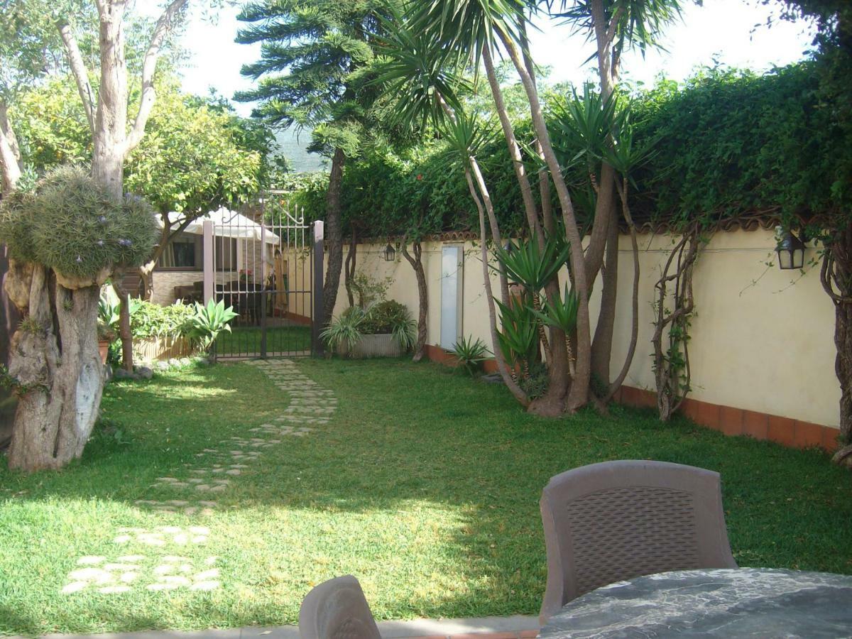 Villa Singola -Sole-Luna-Casavilladusoleil อาชิเรอาเล ภายนอก รูปภาพ