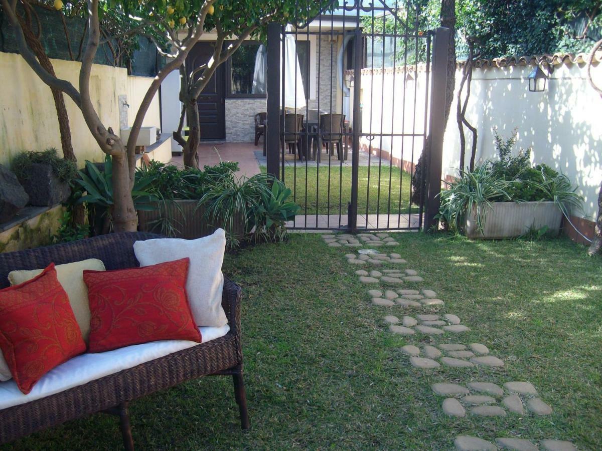 Villa Singola -Sole-Luna-Casavilladusoleil อาชิเรอาเล ภายนอก รูปภาพ