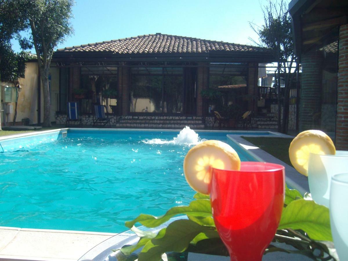 Villa Singola -Sole-Luna-Casavilladusoleil อาชิเรอาเล ภายนอก รูปภาพ
