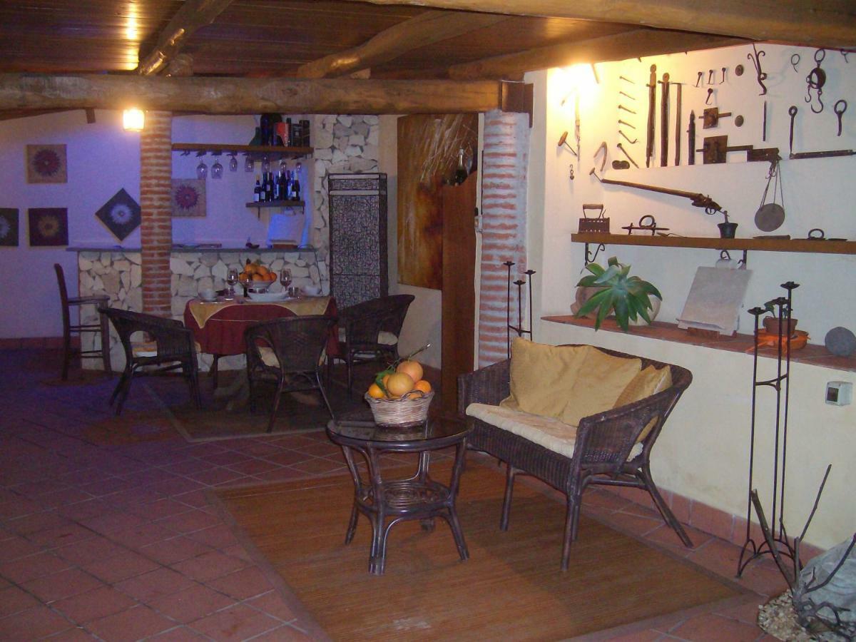 Villa Singola -Sole-Luna-Casavilladusoleil อาชิเรอาเล ภายนอก รูปภาพ